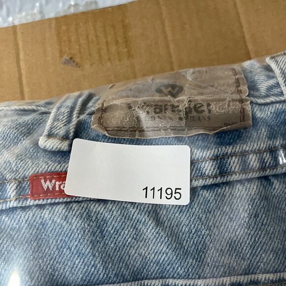 Wrangler Mens Jeans Size 34x29 Light Wash Regular Fit Straight Leg Denim Baggy - Picture 10 of 10